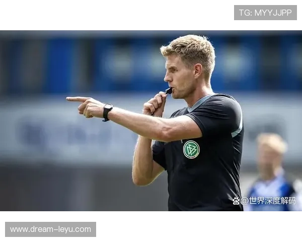 反弹手球判罚到底合理吗？细解裁判视角与争议焦点