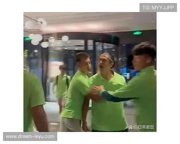 判罚尺度为何在同一场比赛中频繁变化？裁判标准解析