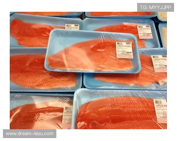 埃琳·安德森训练完直接去超市抢购三文鱼，这自律和口腹之欲也太分裂了