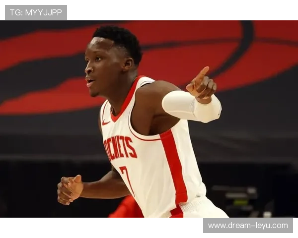 奥拉迪波无球跑动制造防守混乱，提升球队转换效率