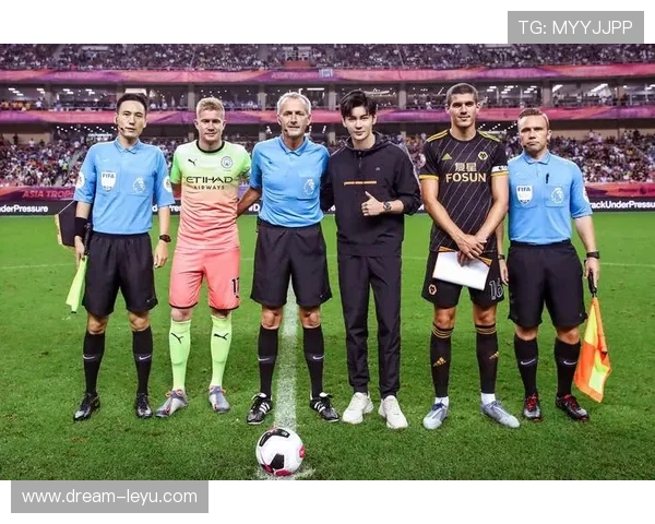 任意球规则全解析：什么情况下允许快速开球与裁判干预