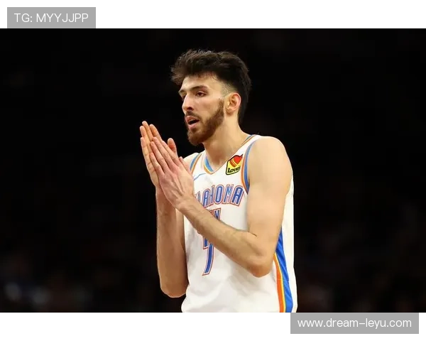 切特·霍姆格伦运用挡拆提升内线得分效率显著拉开与传统大中锋差距